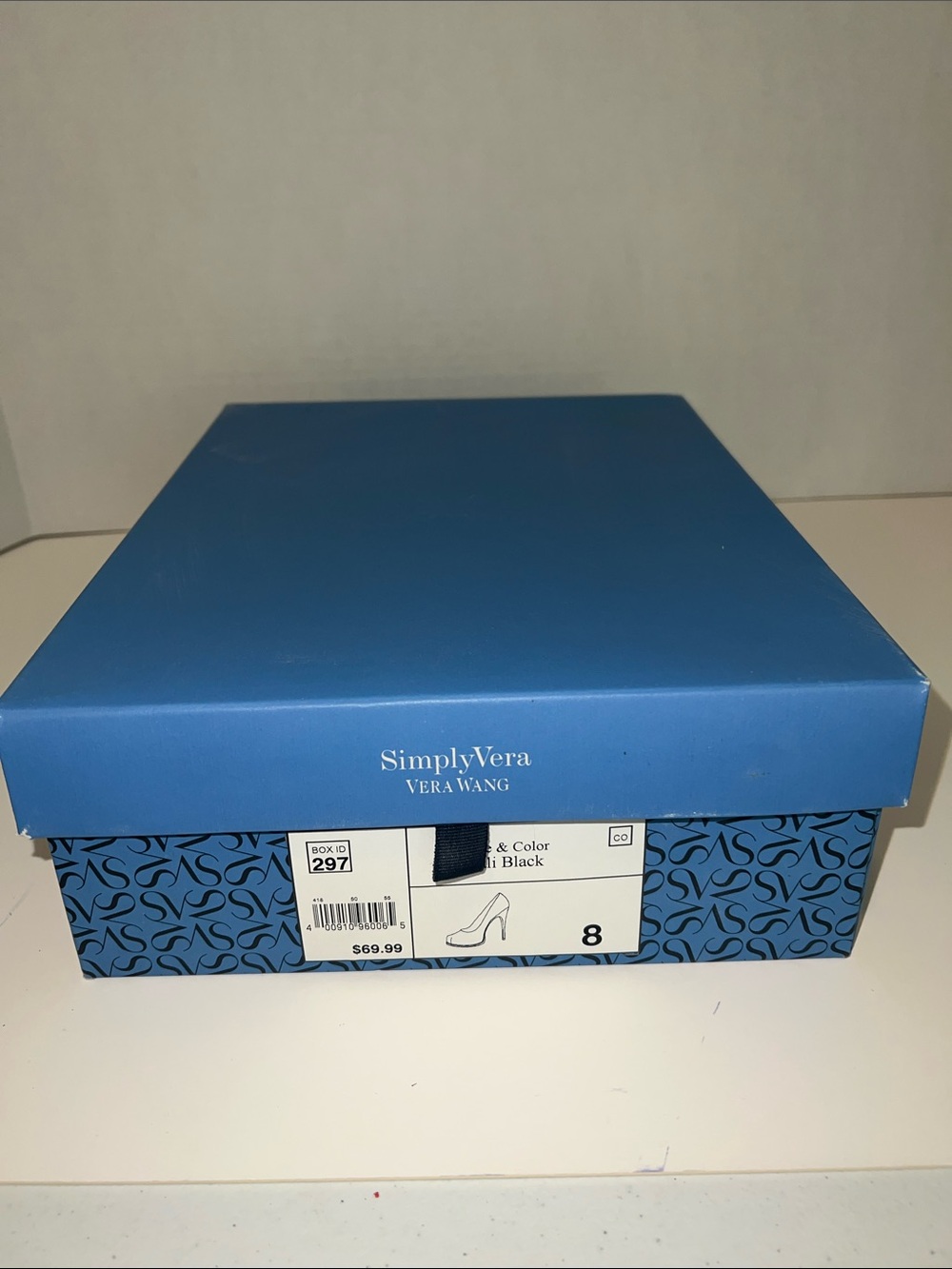 Simply Vera Vera Wang Black Women's Heels in Blue Box